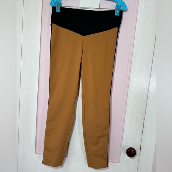 STAUD x New Balance Performance Leggings - Picture 9 of 14